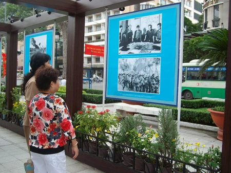 Khai mạc triển lãm “TP Hồ Chí Minh vững tin phát triển và hội nhập”