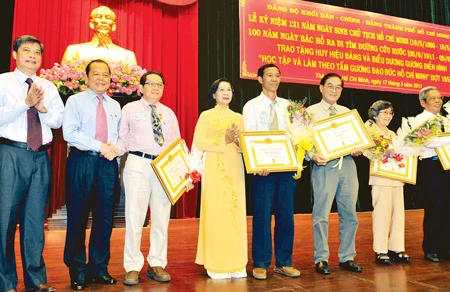 Thành phố Hồ Chí Minh kỷ niệm trọng thể 121 năm ngày sinh Chủ tịch Hồ Chí Minh