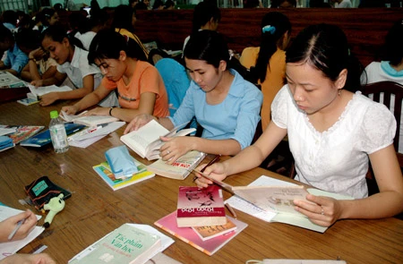 Luận văn tốt nghiệp của sinh viên - Ba chìm, bảy nổi...