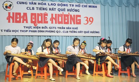 Trường tiểu học Phan Đình Phùng, quận 3 đưa đàn tranh đến với học sinh