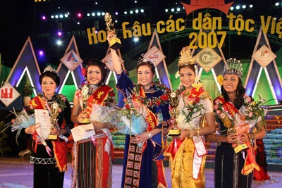 Khởi động cuộc thi Hoa hậu các dân tộc Việt Nam 2011