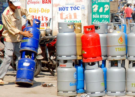 Giải pháp ngăn chặn nạn làm bình gas giả chưa triệt để