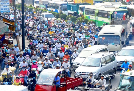 Ông Đặng Văn Khoa, nguyên đại biểu HĐND TPHCM: Bắt đầu từ hạn chế xe ô tô cá nhân