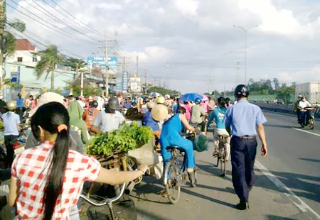 Buôn bán cản trở giao thông