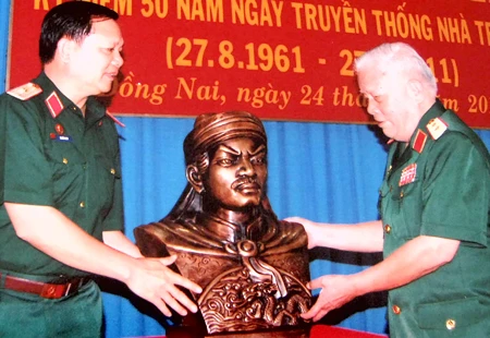 Trung tướng Lê Nam Phong - Nhà giáo thời bình