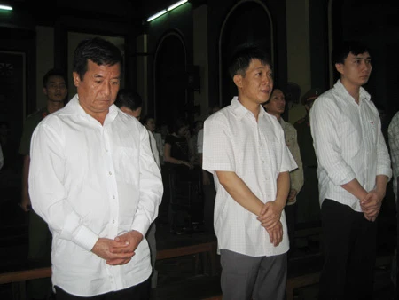 Xét xử sơ thẩm vụ “giết người diệt khẩu”: Đề nghị tử hình Ngô Quang Trưởng và Vũ Văn Luân
