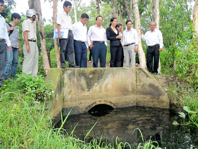 Môi trường xung quanh Khu công nghiệp Lê Minh Xuân - Rõ ô nhiễm, mờ thủ phạm