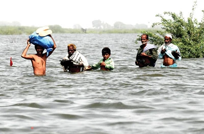 Pakistan lại gồng mình chống lũ