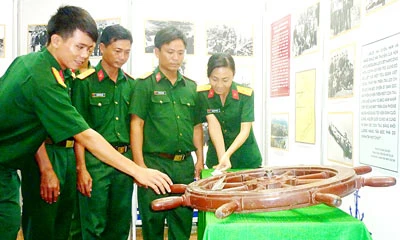 Triển lãm Biển, đảo và người chiến sĩ hải quân - truyền thống đường Hồ Chí Minh trên biển