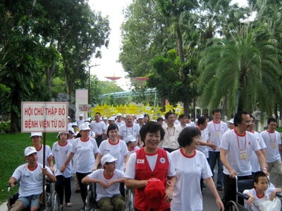 TPHCM: Hơn 10.000 người đi bộ vì trẻ em có hoàn cảnh khó khăn