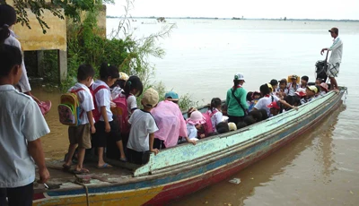 Giữ trẻ mùa lũ - Giảm nguy cơ chết đuối