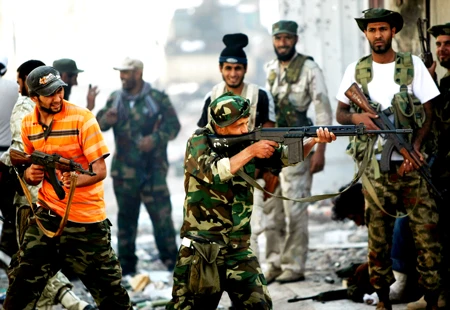 Gaddafi chiêu mộ binh sĩ, chờ phản công chính phủ lâm thời Libya