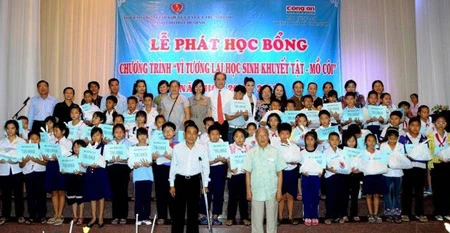 Hoạt động từ thiện