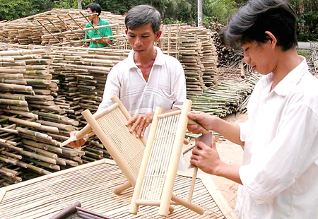 Thực hiện các tiêu chí xây dựng nông thôn mới: Không chạy theo thành tích