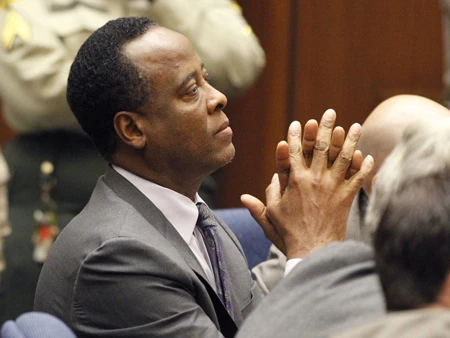 Bác sĩ Conrad Murray lãnh án 4 năm tù vì ngộ sát ca sĩ Michael Jackson