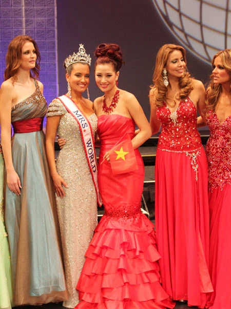 Cuộc thi Hoa hậu quý bà thế giới 2011: Thu Hương đoạt ngôi Á hậu 2
