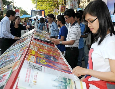 Vui chơi Tết Nguyên đán 2012 tại TPHCM - Vào mùa hội xuân