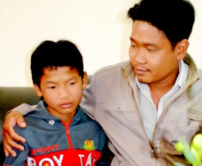 Lâm Đồng: Bé trai 12 tuổi bị lừa đi làm việc trong rừng