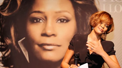 Nữ hoàng âm nhạc Whitney Houston qua đời ở tuổi 48