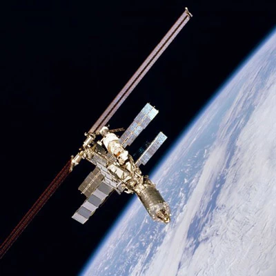 “Rác vũ trụ” lại đe dọa Trạm không gian quốc tế.