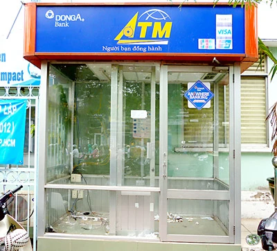 Buồng ATM không máy rút tiền