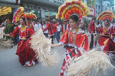 Festival Huế 2012: Không tiền vẫn… thỏa sức xem nghệ thuật