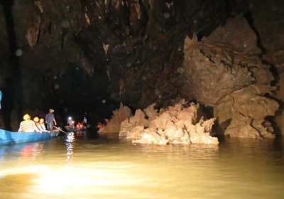 Mở thêm hai tuyến du lịch hang động kỳ vĩ ở Quảng Bình