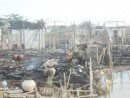 Trà Vinh: Hỏa hoạn thiêu rụi 34 căn nhà