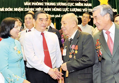 Văn phòng Trung ương Cục miền Nam đón nhận danh hiệu Anh hùng LLVTND