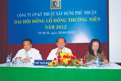 Công ty cp Kỹ thuật - Xây dựng Phú Nhuận – PNTECHCONS năm 2011 tỷ lệ lợi nhuận sau thuế bằng 44% vốn điều lệ