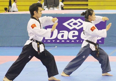 Giải vô địch taekwondo châu Á 2012: Việt Nam giành 2 HCV thi quyền