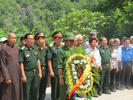 Chùm ảnh: Trên dãy Trường Sơn hùng vĩ