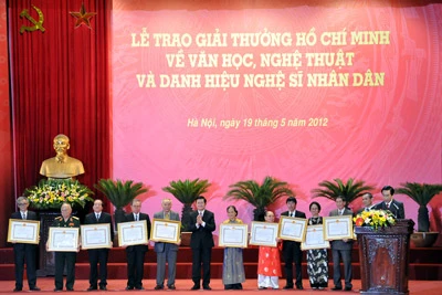 Trao tặng 12 Giải thưởng Hồ Chí Minh về văn học, nghệ thuật và 74 danh hiệu Nghệ sĩ Nhân dân