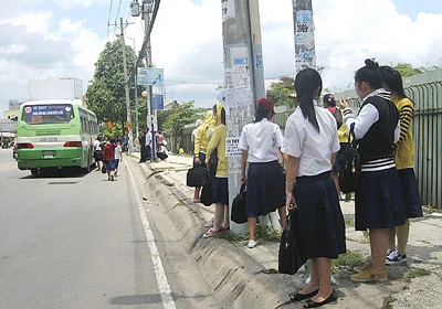 Xin cho các em một mái che