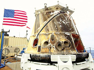 SpaceX Dragon trở về Trái đất an toàn