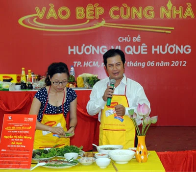 Hội thi “Vào bếp cùng nhà báo”: Hai nhà báo SGGP và Thanh niên đoạt giải nhất