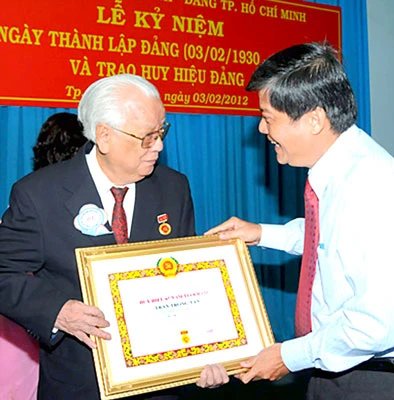 Kỷ niệm 87 năm Ngày Báo chí cách mạng Việt Nam (21-6-1925 – 21-6-2012) - Nhà báo “trẻ” Trần Trọng Tân