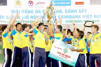 Giải bóng đá Công an, Cảnh sát các nước ASEAN mở rộng năm 2012: Campuchia vô địch
