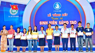 Bế mạc Liên hoan Tuổi trẻ sáng tạo TPHCM lần 3 năm 2012: Ươm mầm tuổi trẻ đam mê sáng tạo