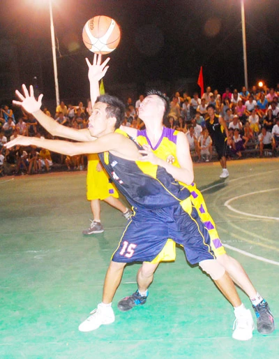 Giải vô địch bóng rổ toàn quốc năm 2012: Cuộc chiến tay ba