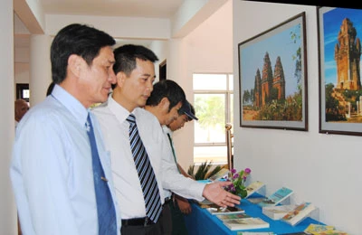 Ninh Thuận: Trưng bày, triển lãm gần 500 tư liệu, hiện vật tiêu biểu của cộng đồng người Chăm
