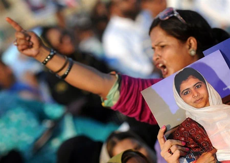Pakistan: Người dân xuống đường biểu tình ủng hộ Malala