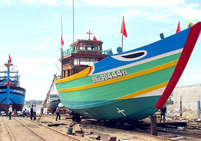 Hỗ trợ khai thác kinh tế biển: An lòng ngư dân