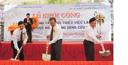 Xây dựng Trung tâm giới thiệu việc làm Đồng bằng Sông Cửu Long