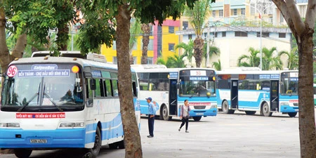 Hạ tầng xe buýt TPHCM: Vừa thiếu, vừa yếu