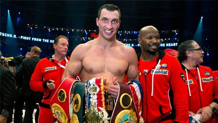 Quyền Anh thế giới: Klitschko “em” dạy Wach một bài học