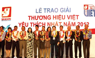 TRUSTBank - Thương hiệu Việt yêu thích năm 2012