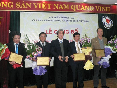 Mười sự kiện khoa học và công nghệ nổi bật năm 2012