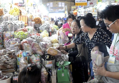 Tết Việt dùng hàng Việt - Bài 1: Độc quyền thị trường thực phẩm