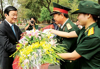 Chủ tịch nước Trương Tấn Sang thăm Tổng Công ty Tân cảng Sài Gòn, Quân đoàn 4